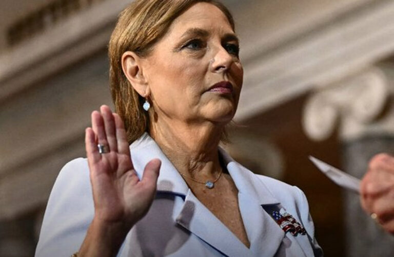 Darline Graham Nordone jura como senadora de EE UU por Carolina del Sur