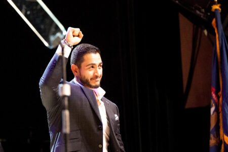 Abdul El-Sayed gana primaria demócrata al Senado en Míchigan Abdul El-Sayed gana primaria demócrata al Senado en Míchigan
