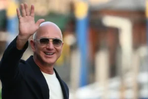 Jeff Bezos lidera compra del 33% del Liverpool FC por £1,500 millones Jeff Bezos lidera compra del 33% del Liverpool FC por £1,500 millones