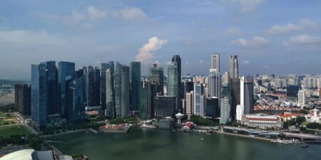 Singapur otorga 47,000 euros por hijo para aumentar natalidad