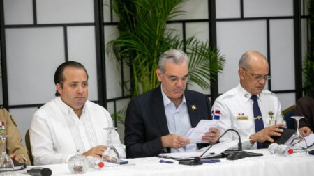 Abinader revisa plan de seguridad con nuevo jefe policial Abinader revisa plan de seguridad con nuevo jefe policial