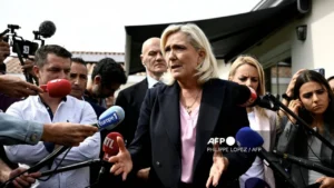 Marine Le Pen amplía su ventaja rumbo a la presidencia en Francia