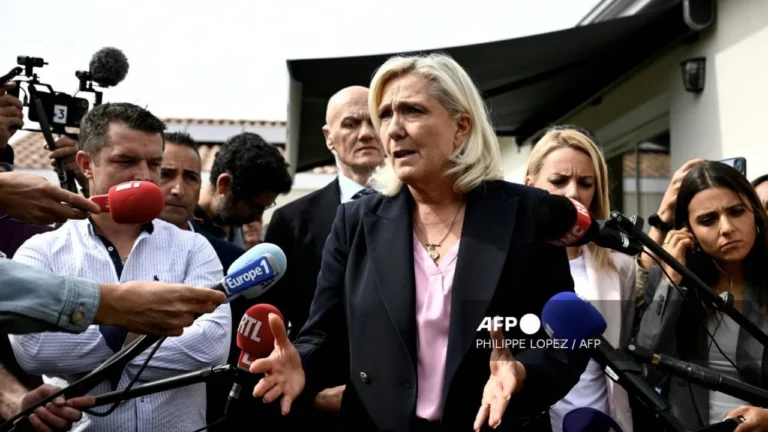 Marine Le Pen amplía su ventaja rumbo a la presidencia en Francia