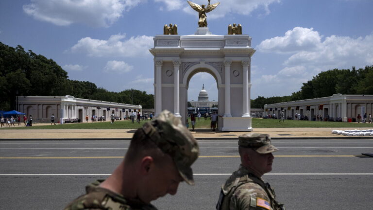 Trump propone arco triunfal con funciones militares en Washington Trump propone arco triunfal con funciones militares en Washington