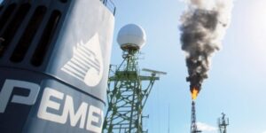 Pemex reduce deuda y mantiene estable producción petrolera