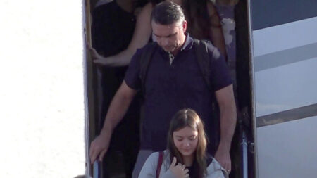 Flávio Bolsonaro llega a Miami pese a restricción judicial en Brasil Flávio Bolsonaro llega a Miami pese a restricción judicial en Brasil