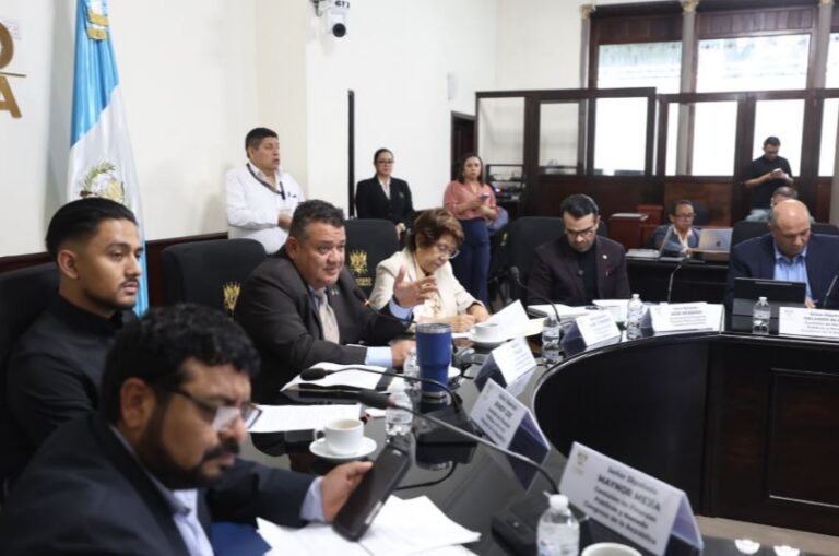 Sector privado pide revisar Presupuesto 2027 por alza de deuda Sector privado pide revisar Presupuesto 2027 por alza de deuda