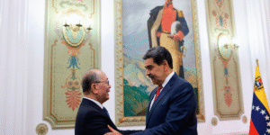 Maduro y enviado de China refuerzan alianza ante presión de EE UU Maduro y enviado de China refuerzan alianza ante presión de EE UU
