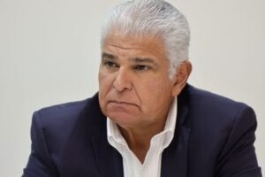 Panamá recibe 51 expertos de Venezuela tras sismo de 7.7 Panamá recibe 51 expertos de Venezuela tras sismo de 7.7