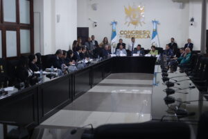 Presupuesto 2027 de Guatemala aumenta gasto corriente y reduce inversión